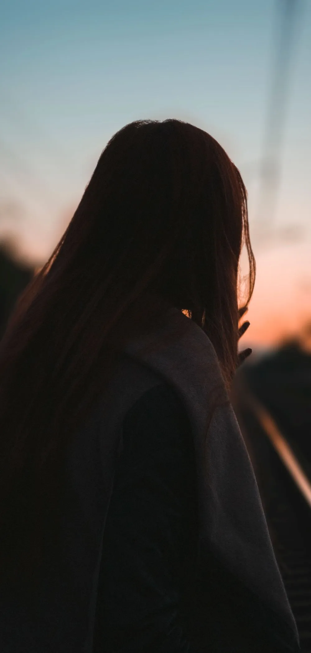 What Causes Hair Fall and When Should You See a Dermatologist?